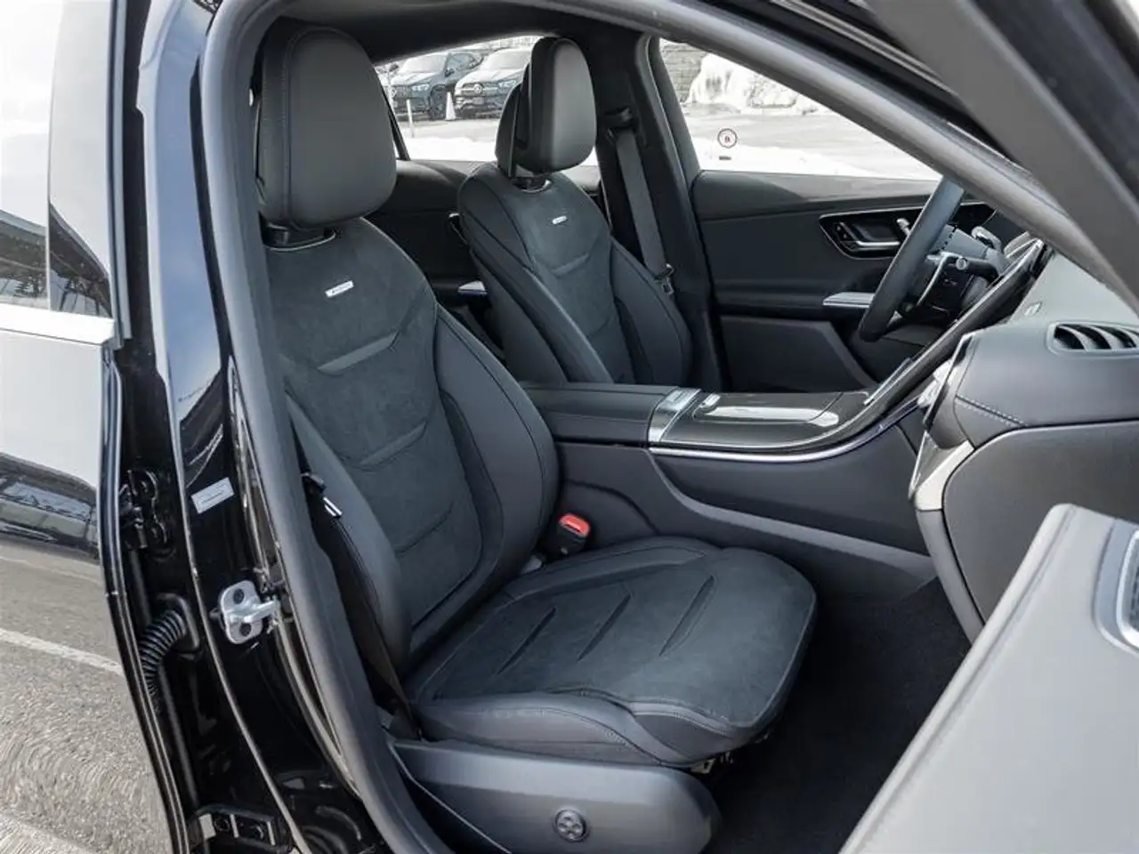 Mercedes-Benz GLC снимка Mercedes-Benz GLC