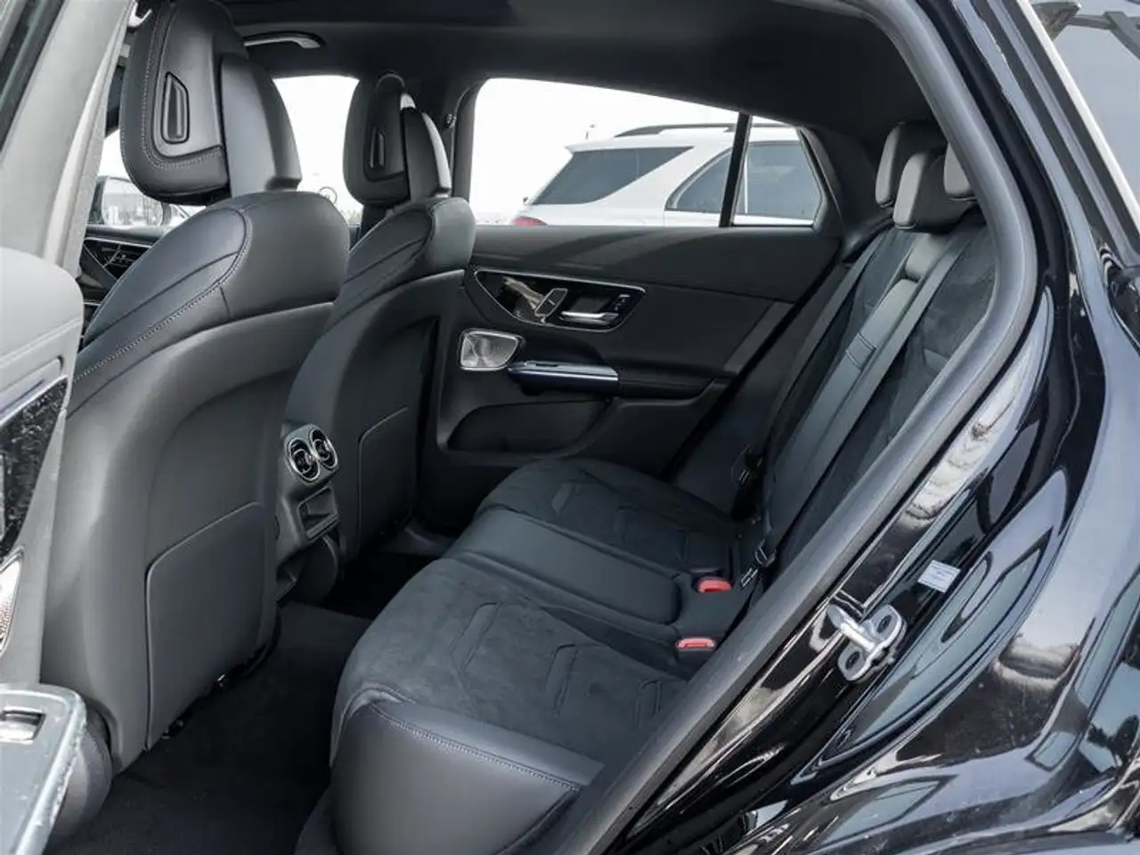 Mercedes-Benz GLC снимка Mercedes-Benz GLC