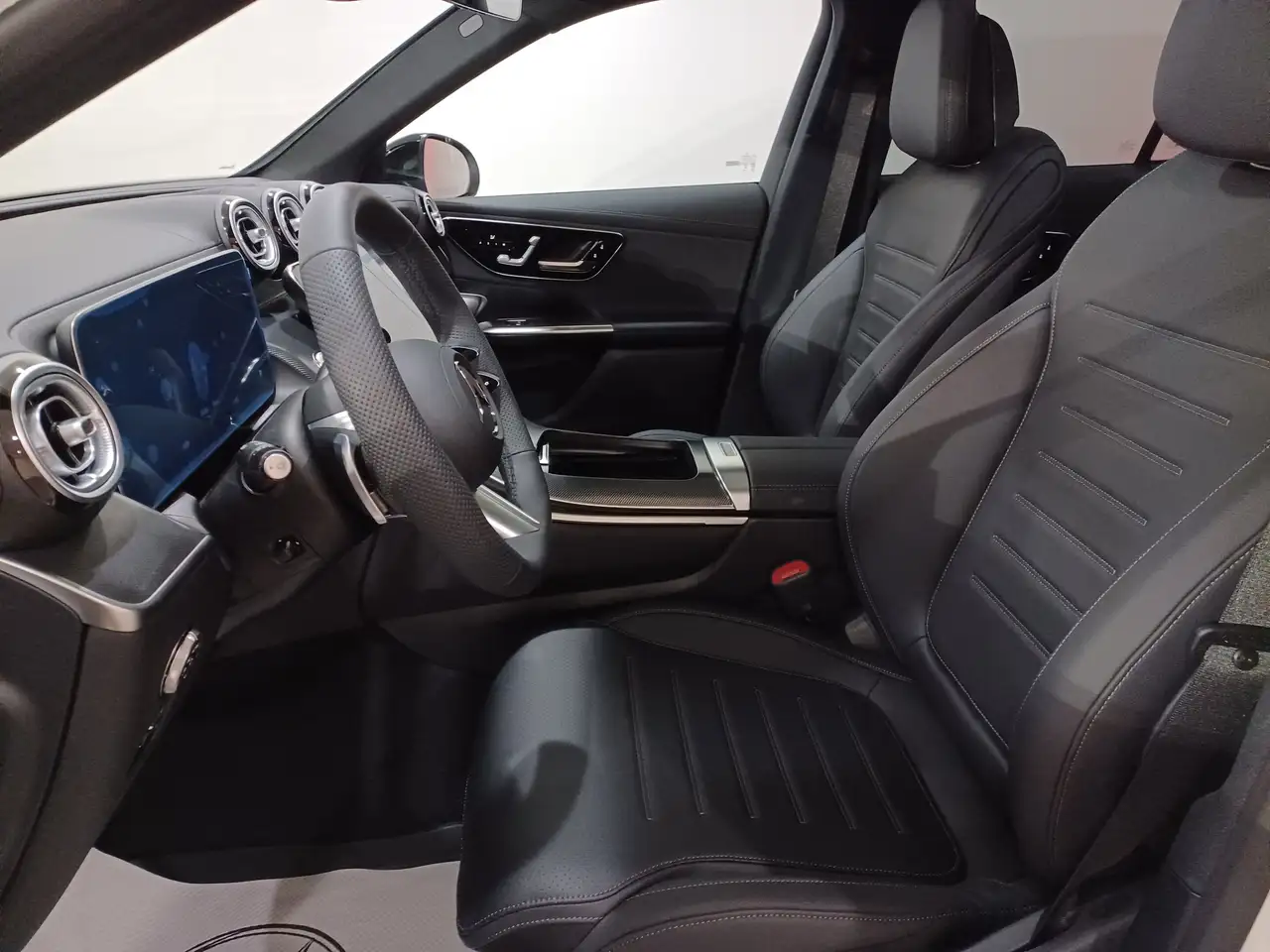 Mercedes-Benz GLC снимка Mercedes-Benz GLC