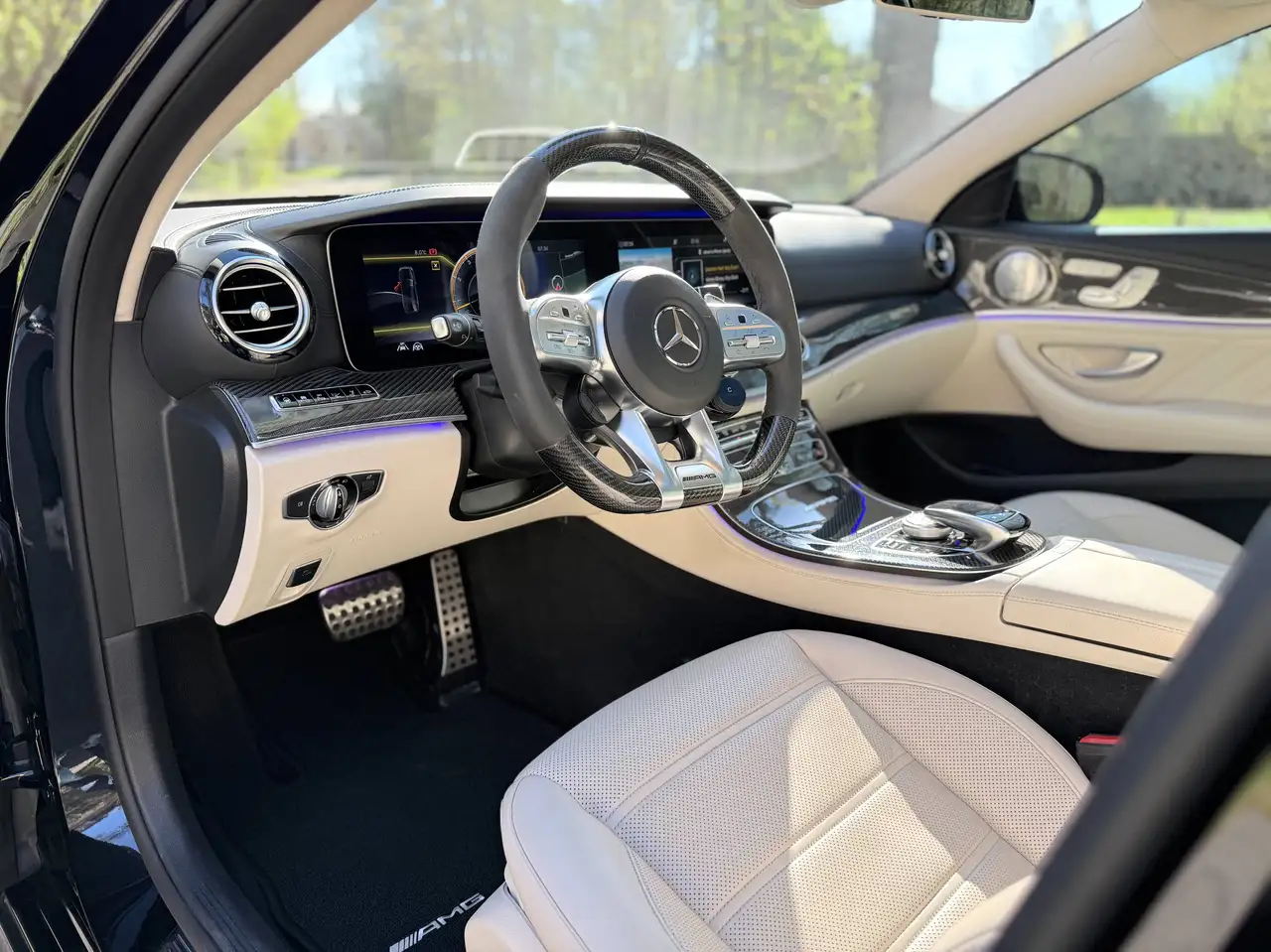 Mercedes-Benz E-Class photo Mercedes-Benz E-Class