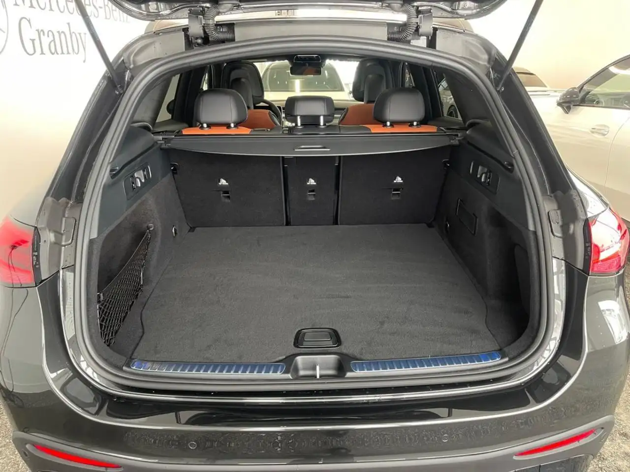 Mercedes-Benz GLC снимка Mercedes-Benz GLC