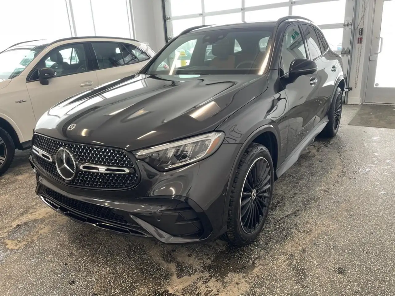 Mercedes-Benz GLC снимка Mercedes-Benz GLC