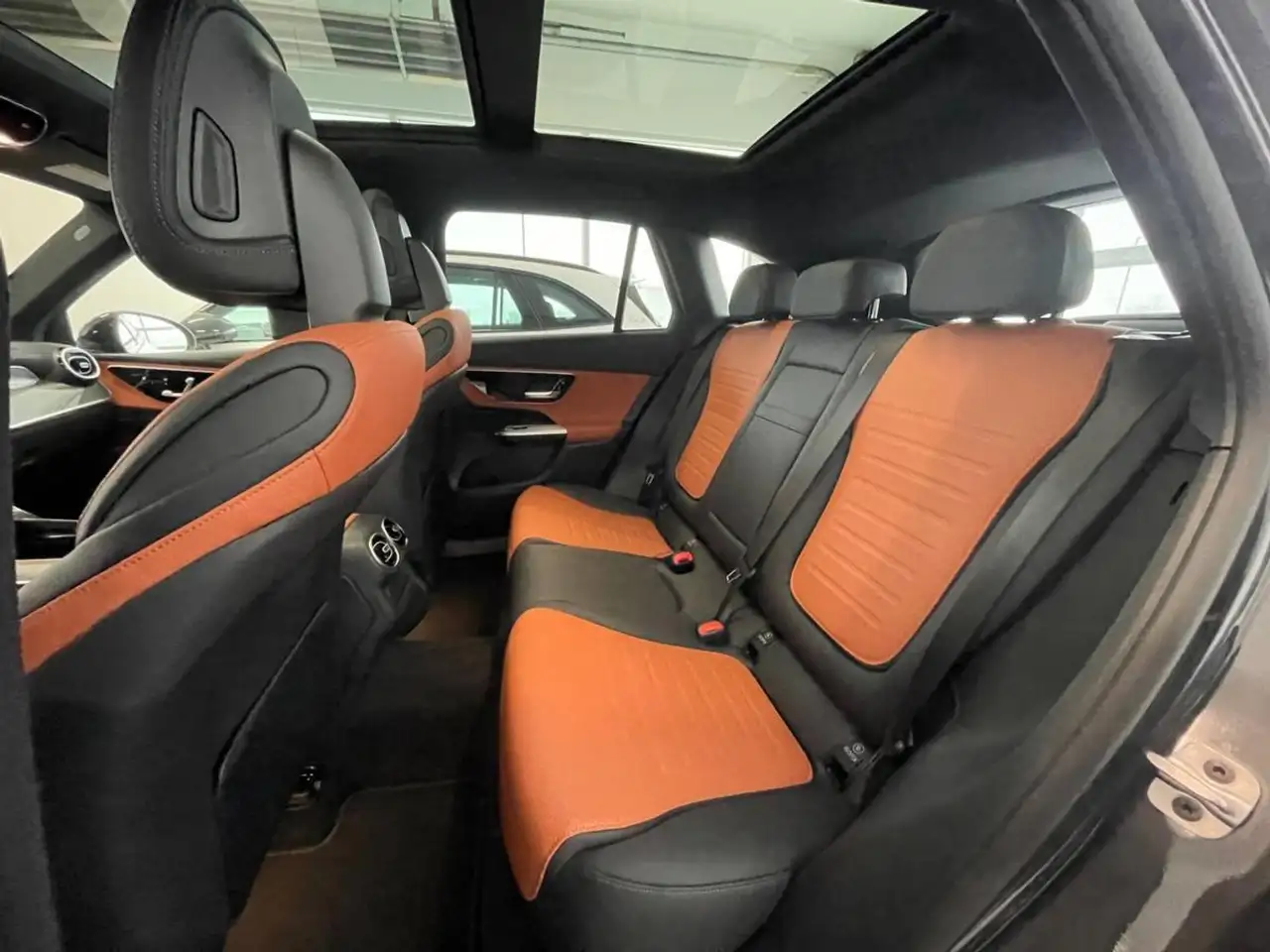 Mercedes-Benz GLC снимка Mercedes-Benz GLC