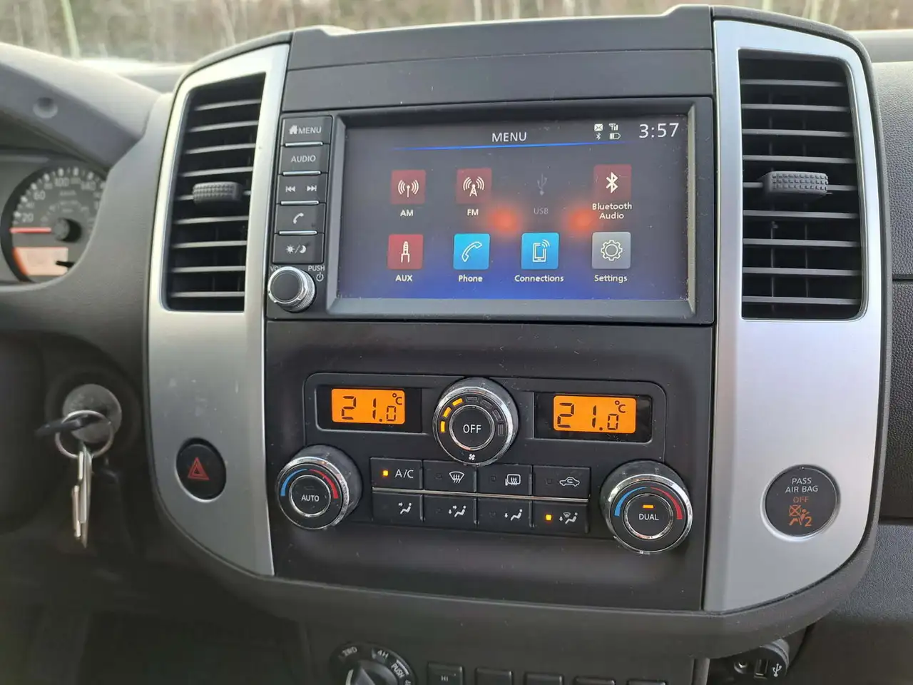 Nissan Frontier снимка Nissan Frontier