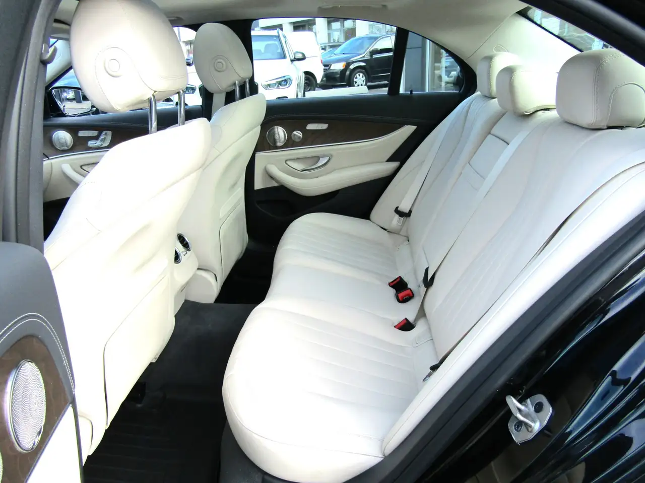 Mercedes-Benz E-Class photo Mercedes-Benz E-Class