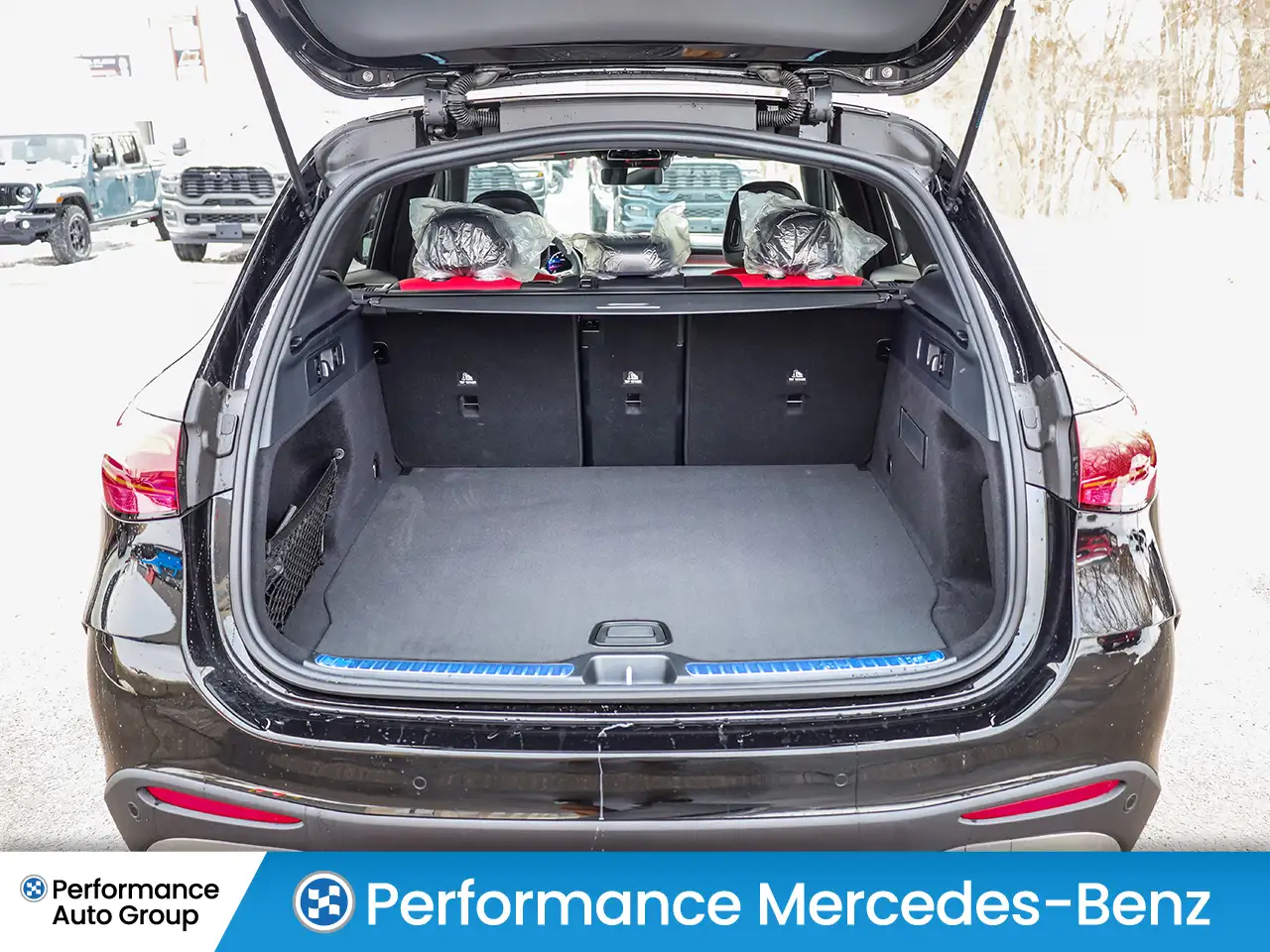 Mercedes-Benz GLC снимка Mercedes-Benz GLC