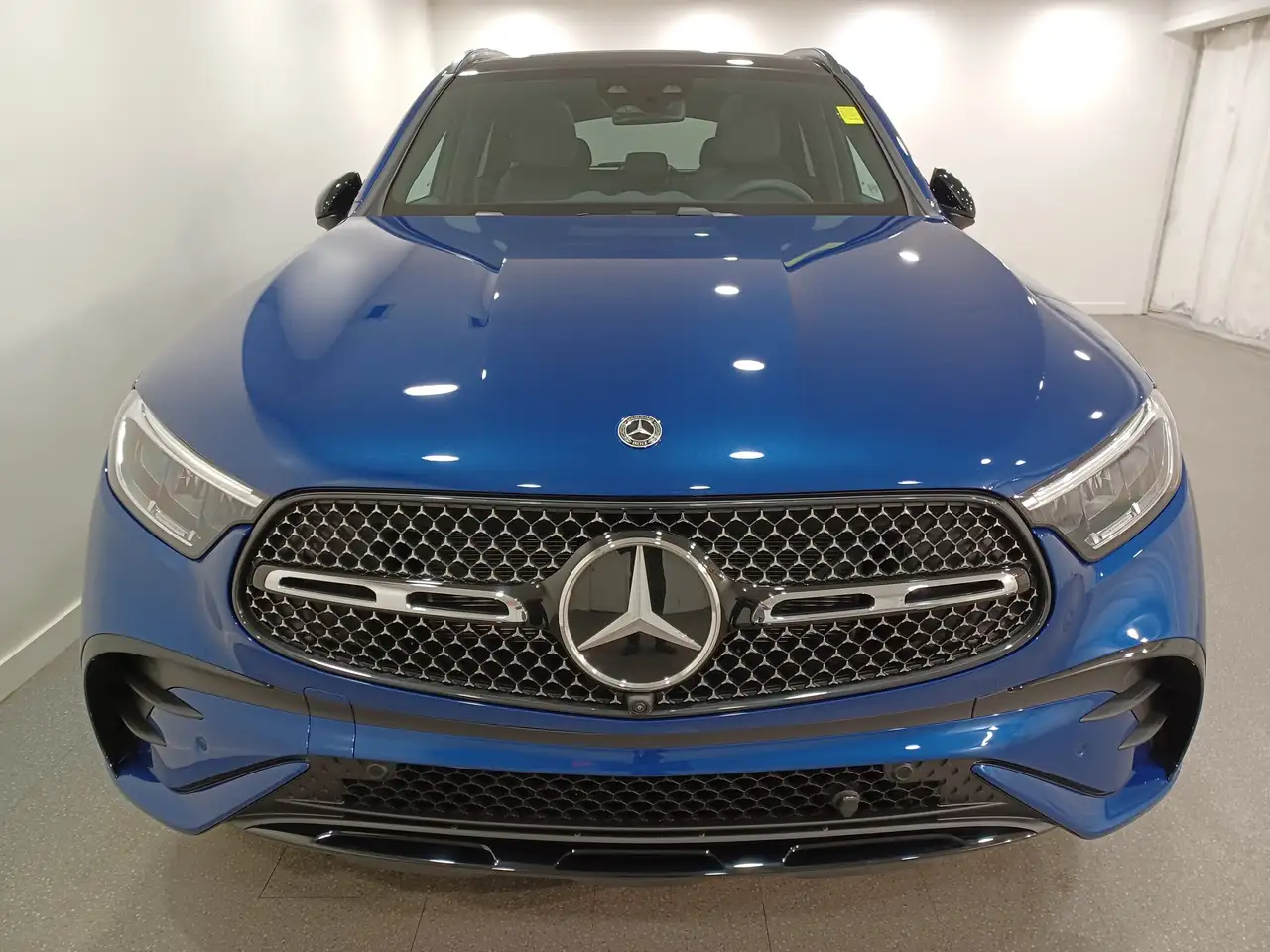 Mercedes-Benz GLC снимка Mercedes-Benz GLC