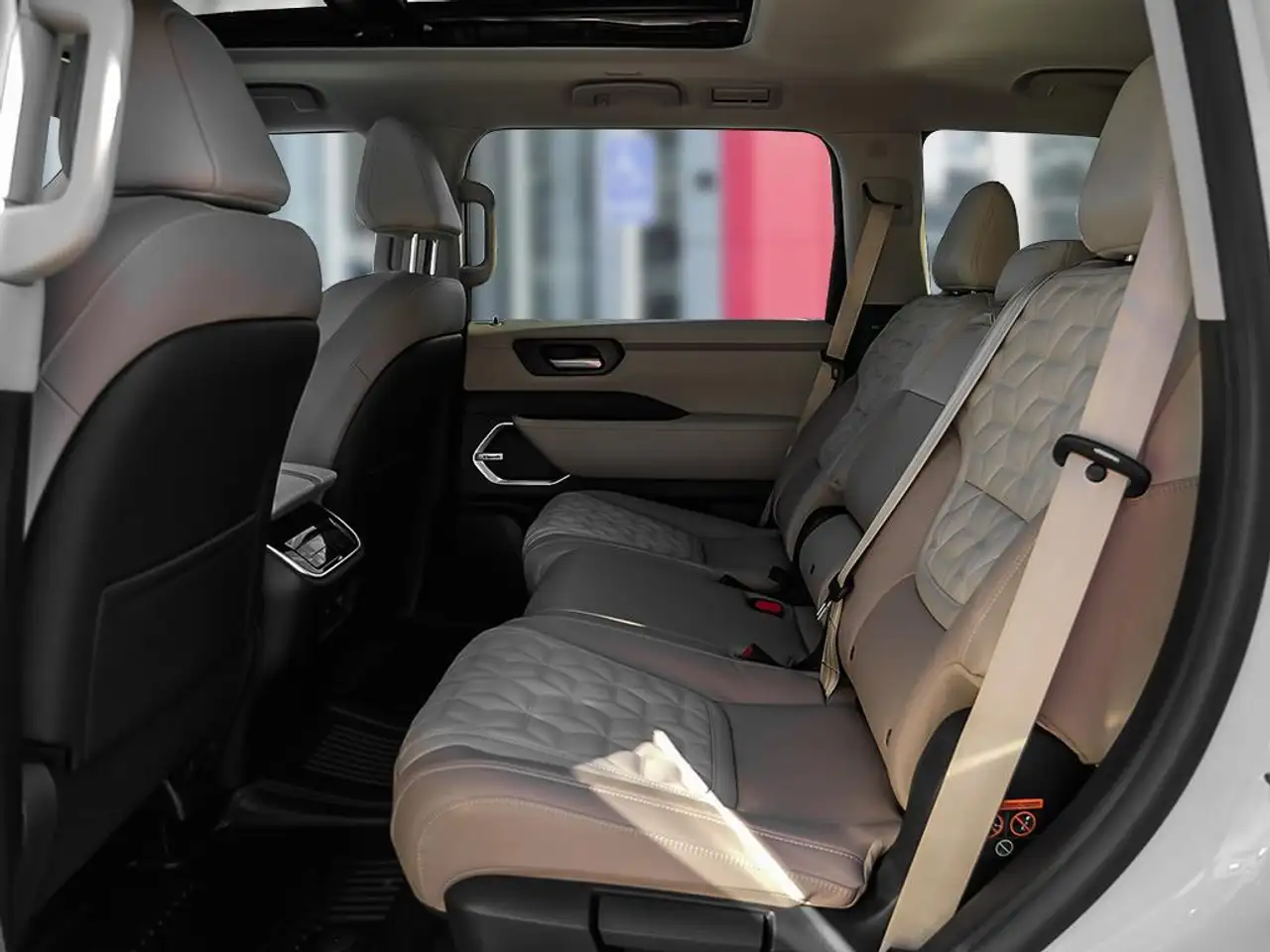 Nissan Armada снимка Nissan Armada