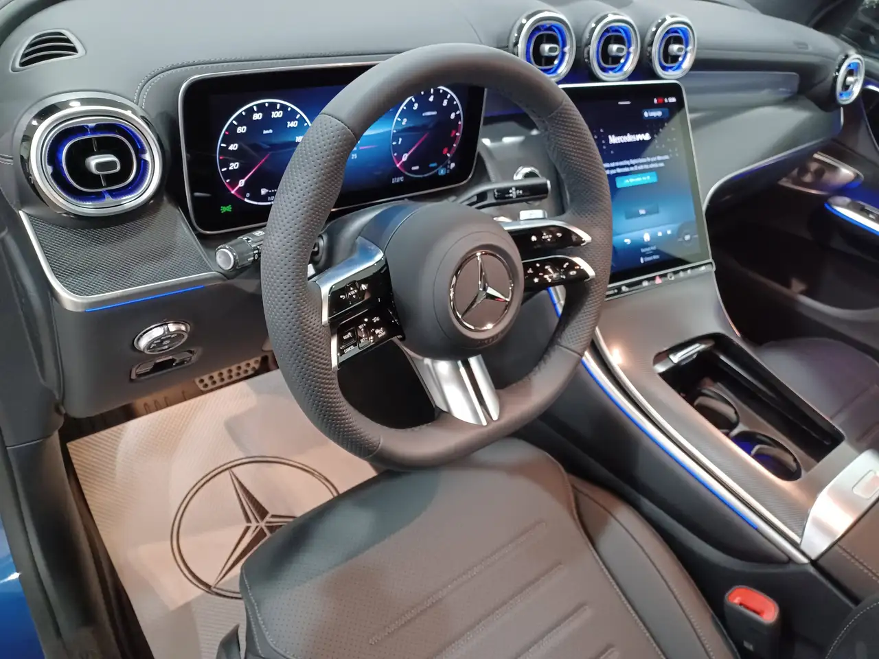 Mercedes-Benz GLC снимка Mercedes-Benz GLC