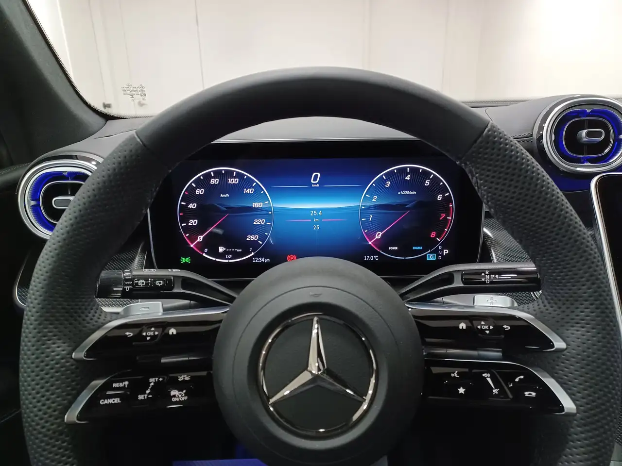 Mercedes-Benz GLC снимка Mercedes-Benz GLC