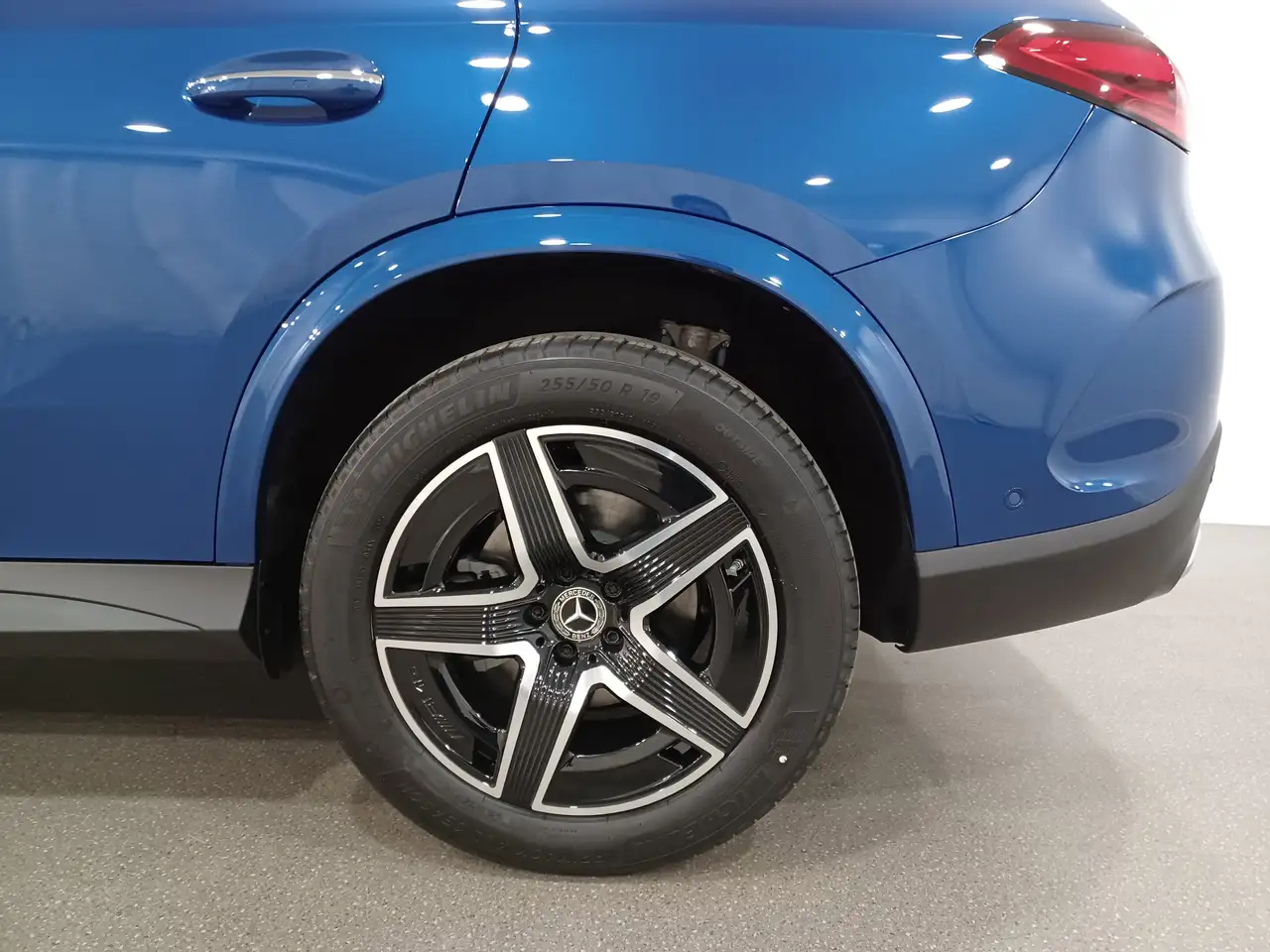 Mercedes-Benz GLC снимка Mercedes-Benz GLC