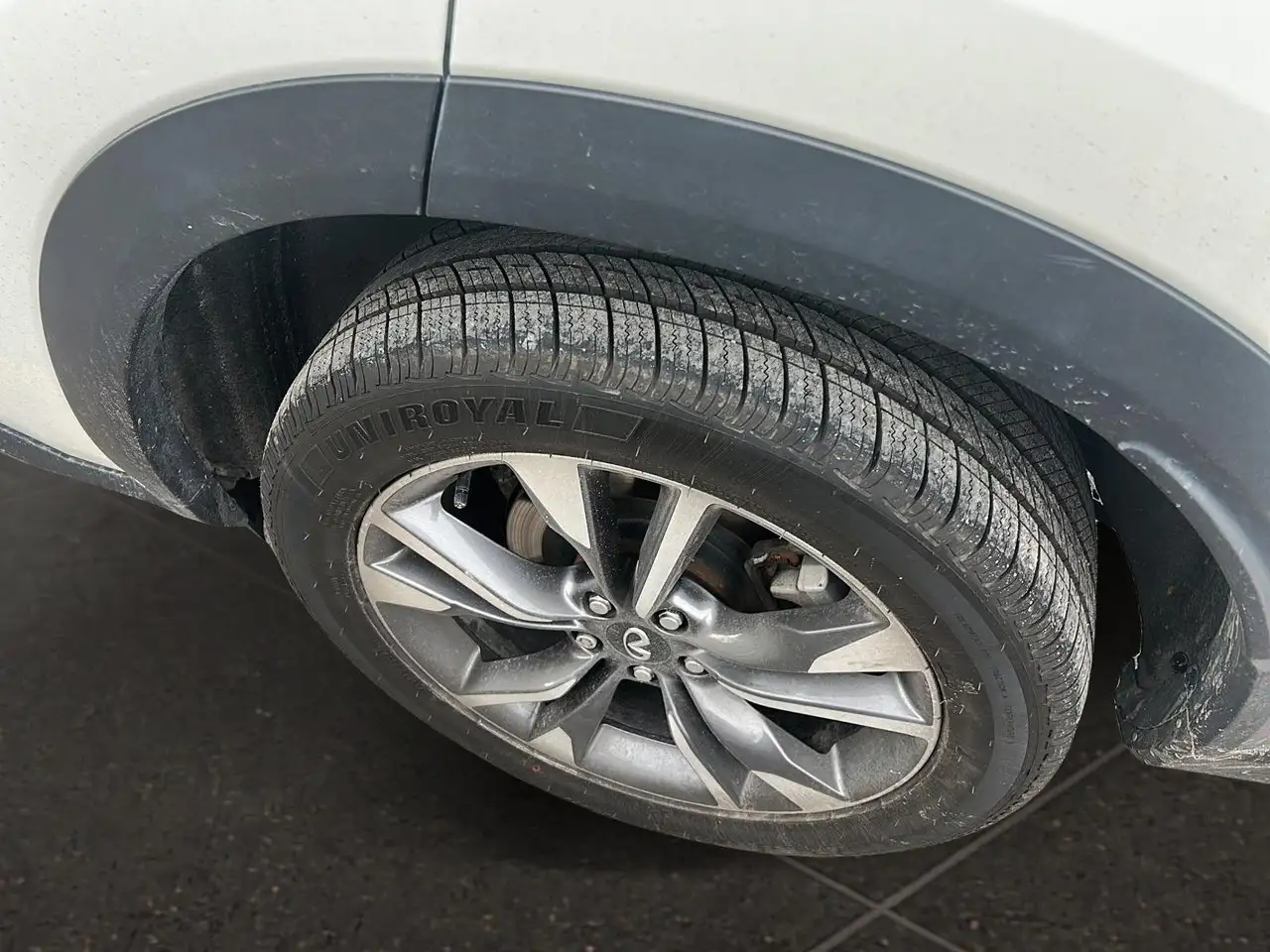 Infiniti QX60 снимка Infiniti QX60