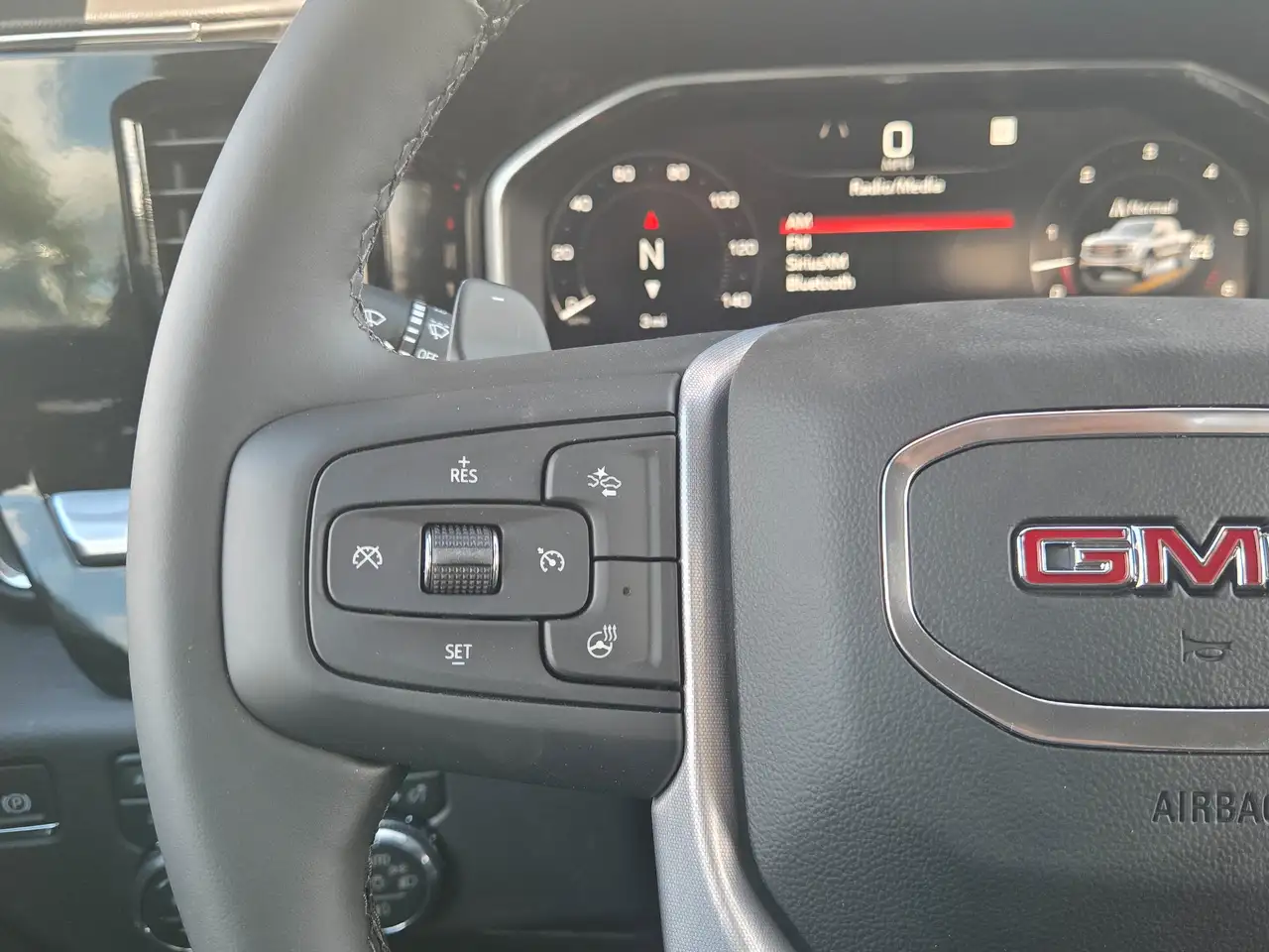 GMC Sierra 1500 photo GMC Sierra 1500