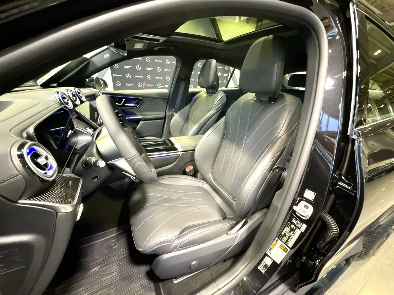 Mercedes-Benz GLC снимка Mercedes-Benz GLC