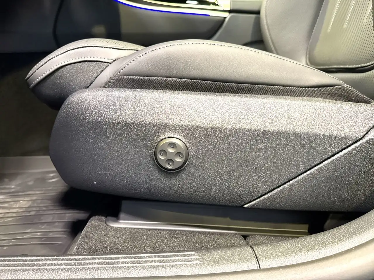 Mercedes-Benz GLC снимка Mercedes-Benz GLC
