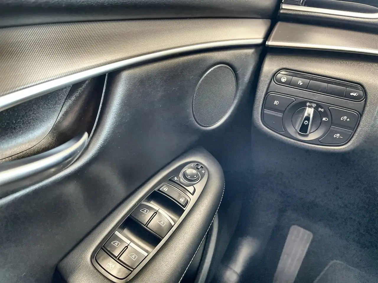 Infiniti QX50 photo Infiniti QX50