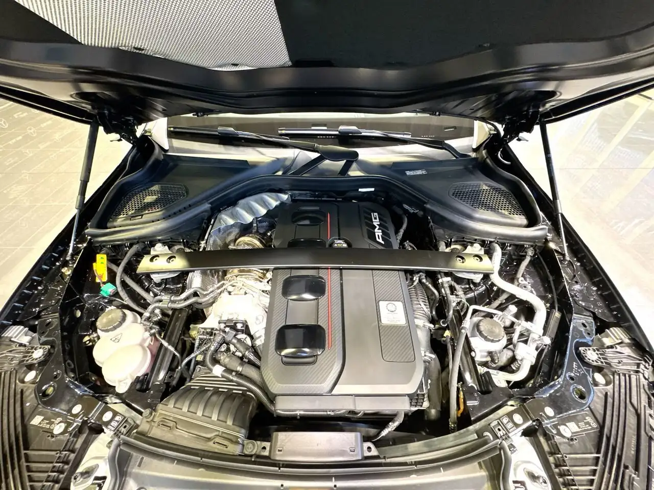 Mercedes-Benz GLC снимка Mercedes-Benz GLC