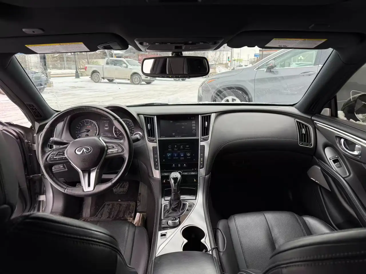 Infiniti Q60 fotografie Infiniti Q60