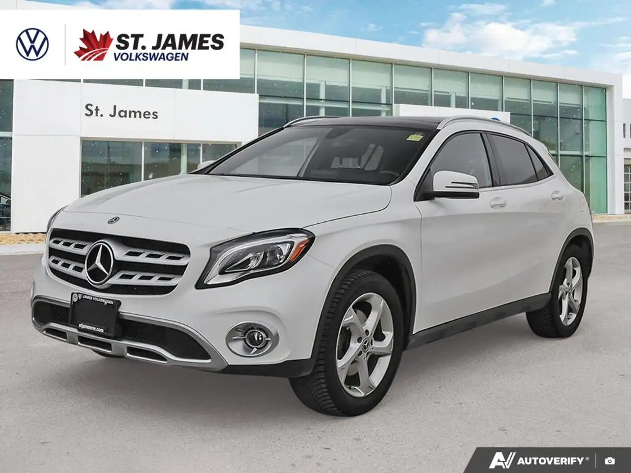 Mercedes-Benz GLA снимка Mercedes-Benz GLA