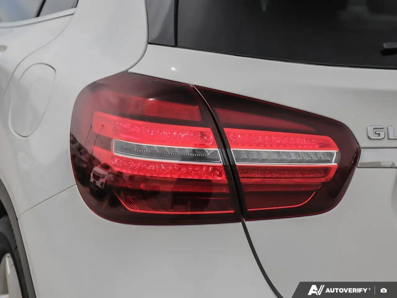 Mercedes-Benz GLA снимка Mercedes-Benz GLA