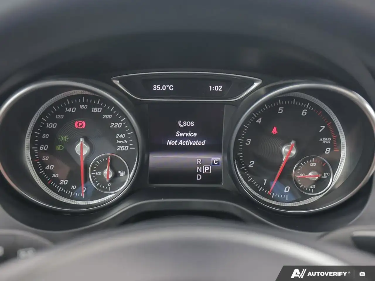 Mercedes-Benz GLA снимка Mercedes-Benz GLA