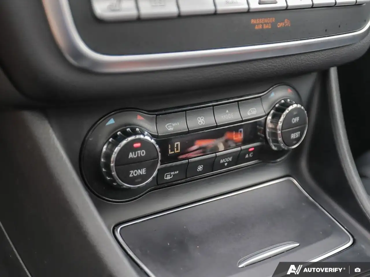Mercedes-Benz GLA снимка Mercedes-Benz GLA