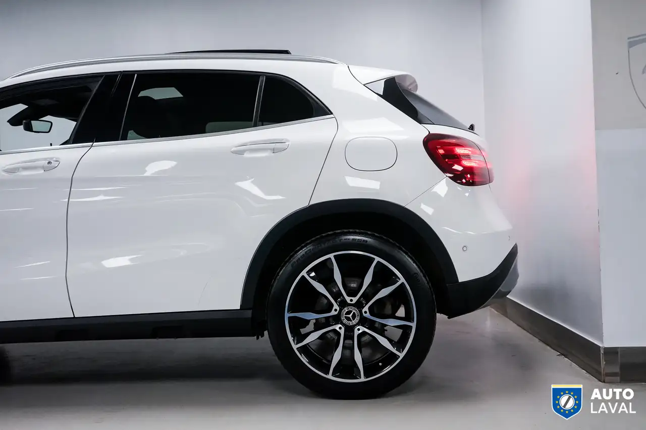Mercedes-Benz GLA fotografie Mercedes-Benz GLA