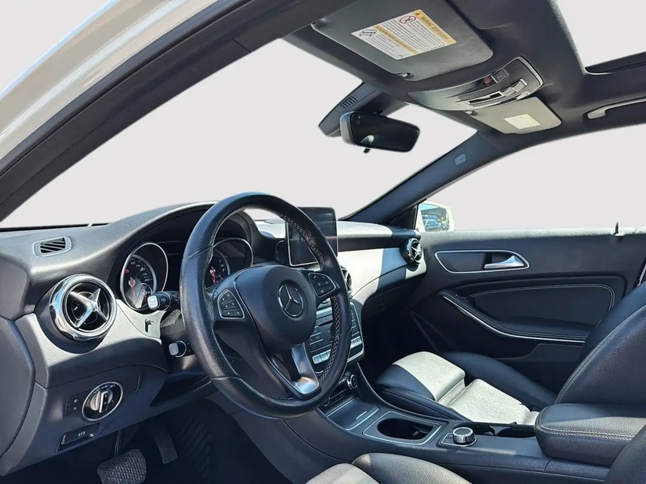 Mercedes-Benz GLA fotografie Mercedes-Benz GLA