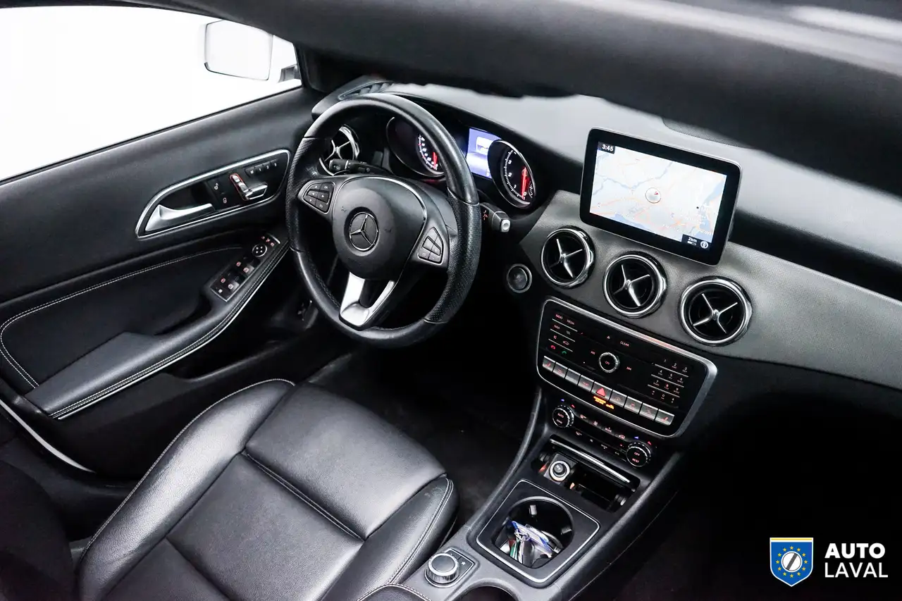 Mercedes-Benz GLA fotografie Mercedes-Benz GLA