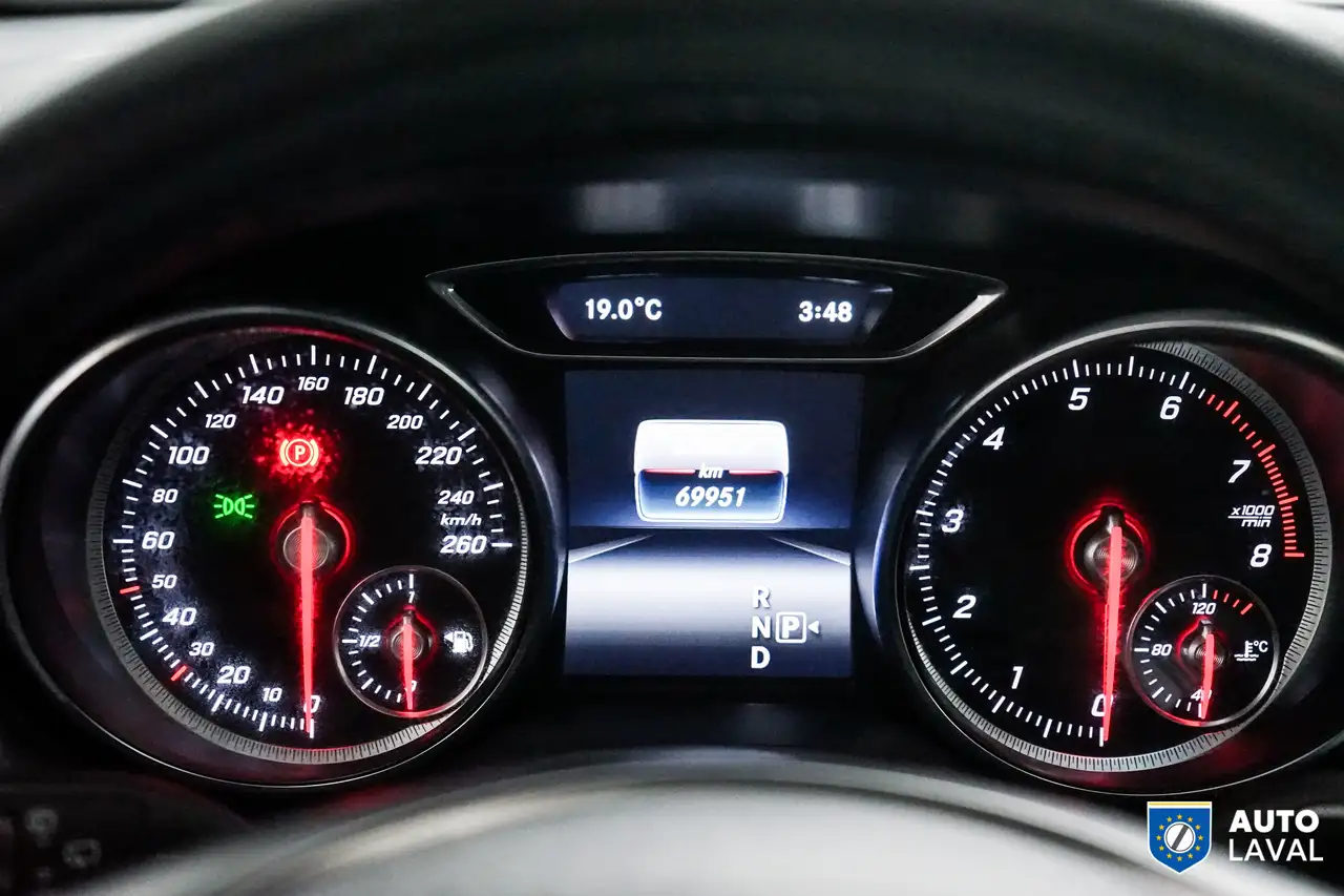 Mercedes-Benz GLA fotografie Mercedes-Benz GLA