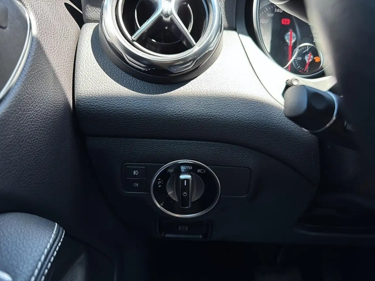 Mercedes-Benz GLA fotografie Mercedes-Benz GLA