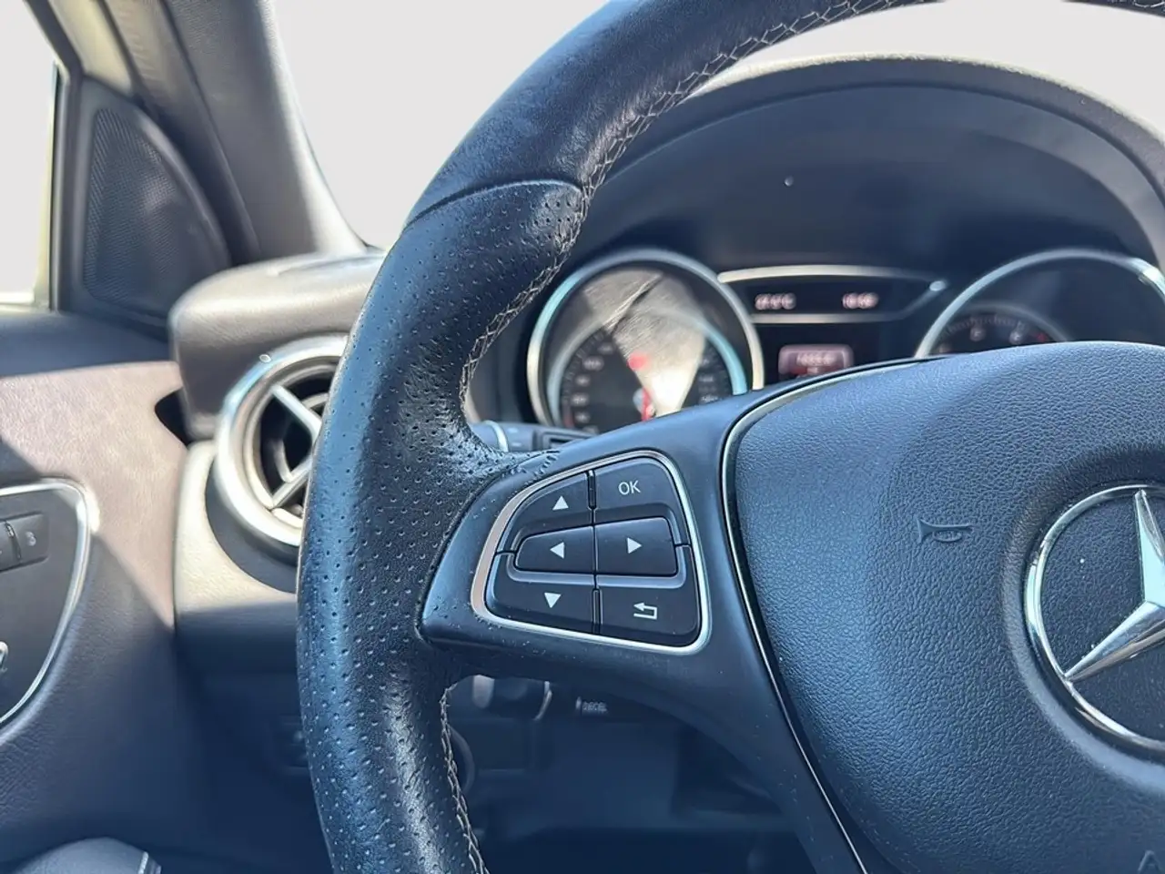 Mercedes-Benz GLA fotografie Mercedes-Benz GLA