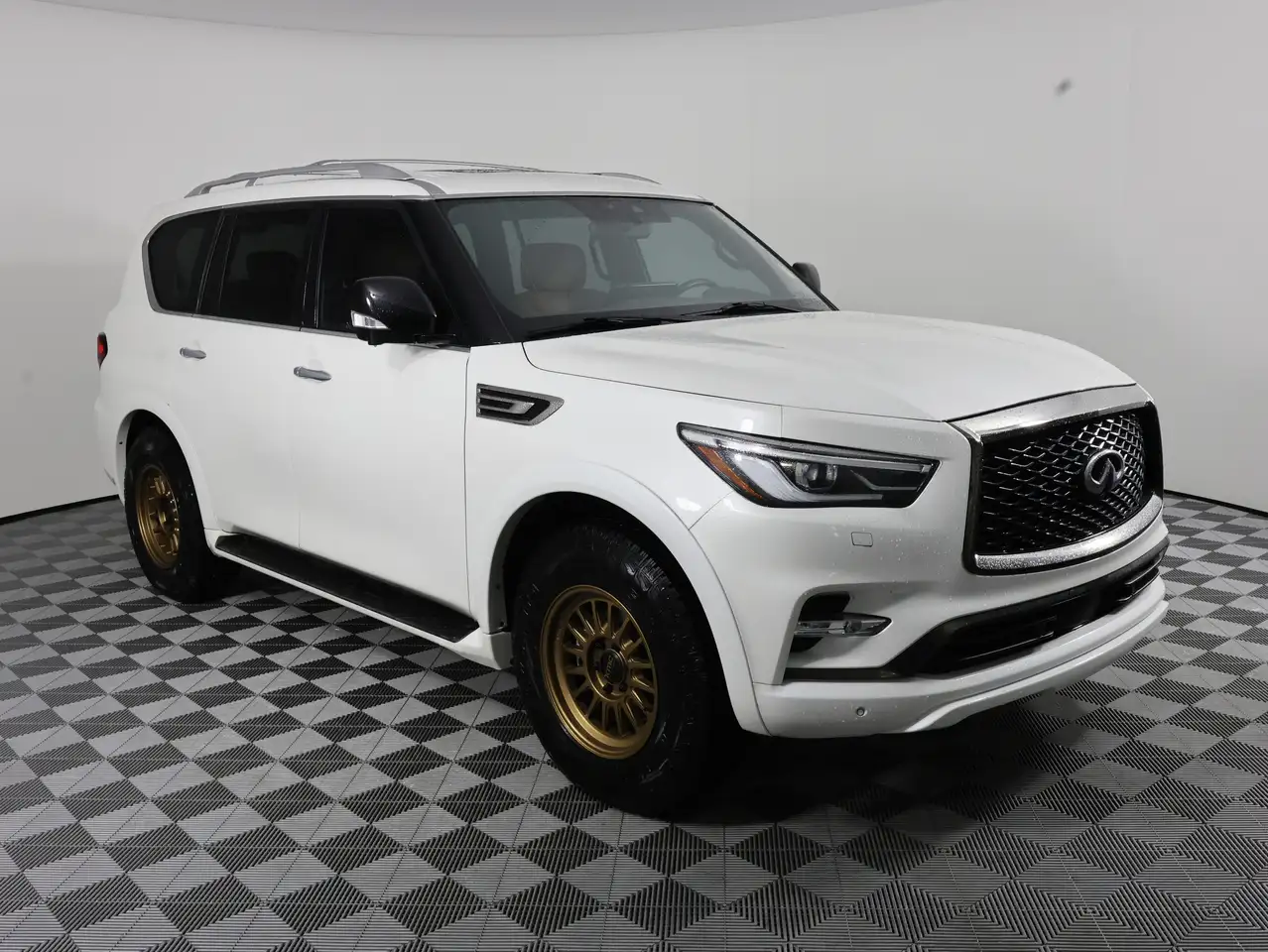 Infiniti QX80 fotografie Infiniti QX80