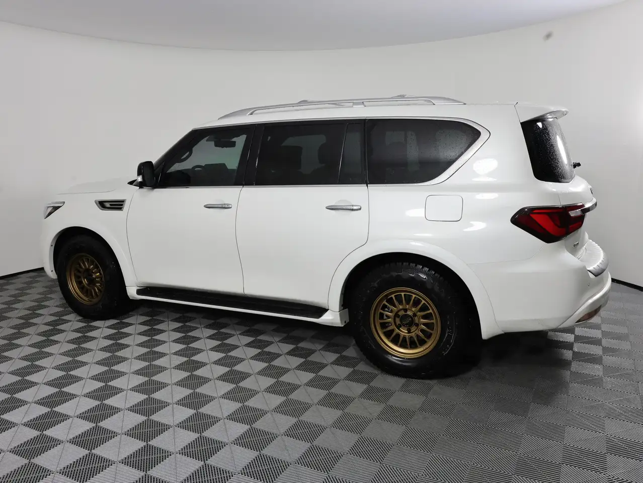 Infiniti QX80 fotografie Infiniti QX80
