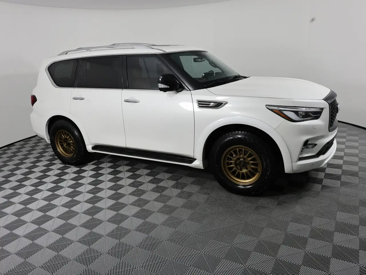 Infiniti QX80 fotografie Infiniti QX80