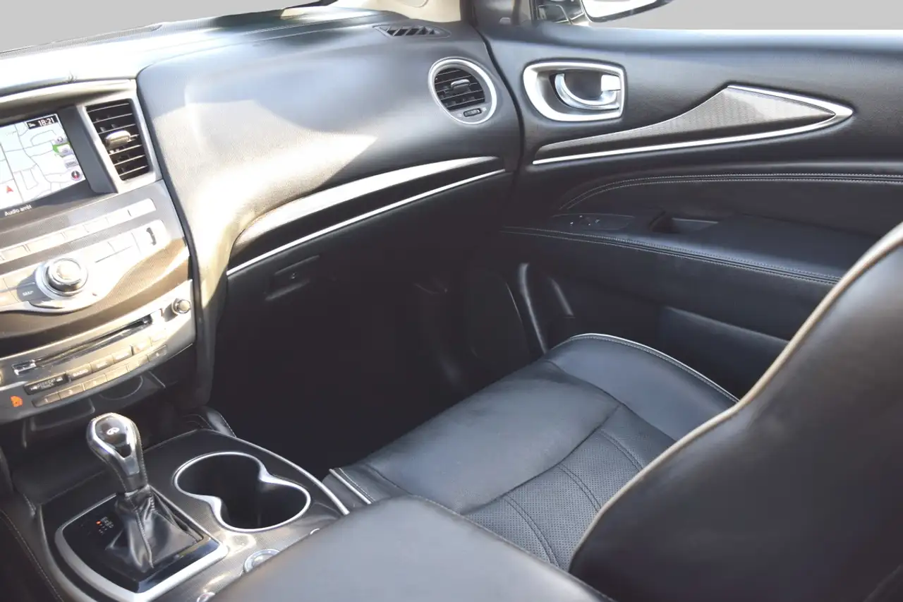Infiniti QX60 снимка Infiniti QX60