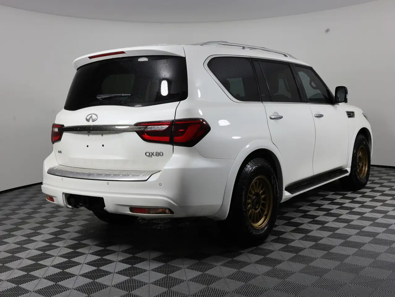 Infiniti QX80 fotografie Infiniti QX80