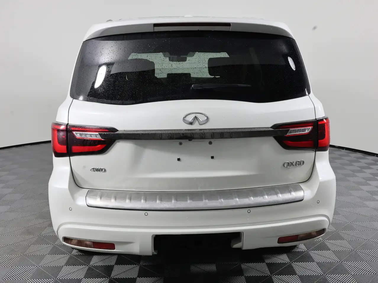 Infiniti QX80 fotografie Infiniti QX80