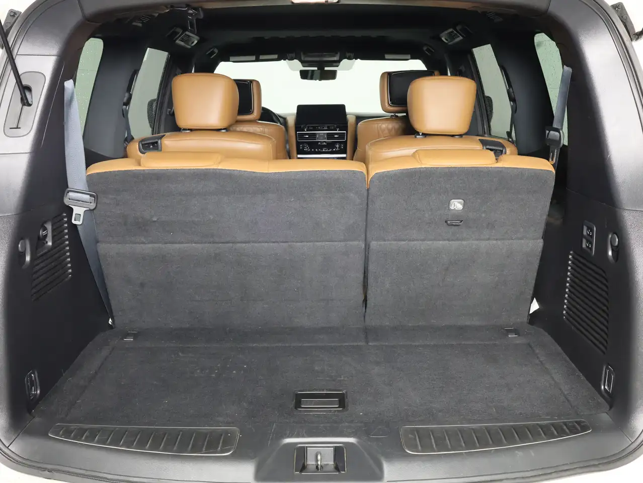 Infiniti QX80 fotografie Infiniti QX80