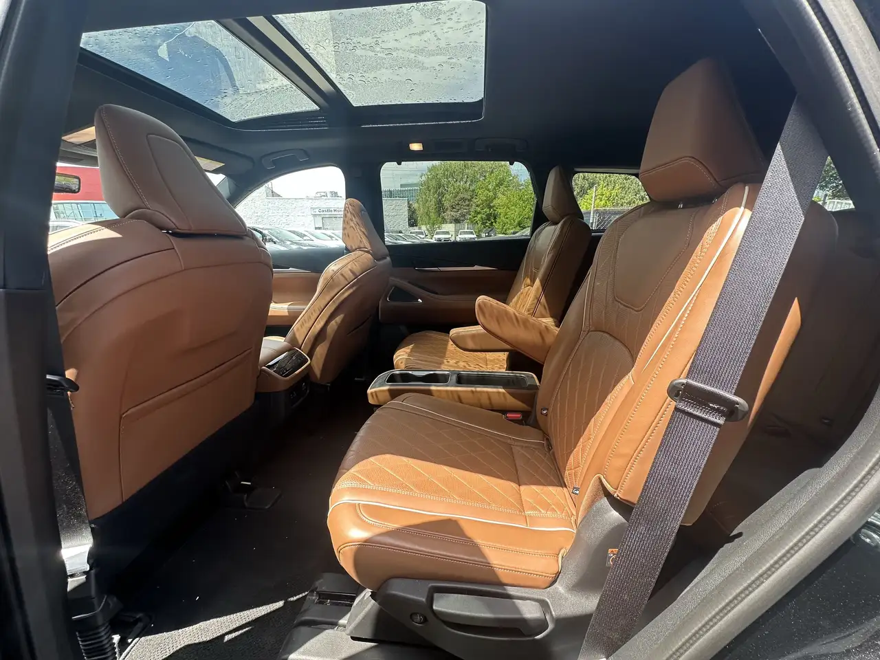 Infiniti QX60 снимка Infiniti QX60