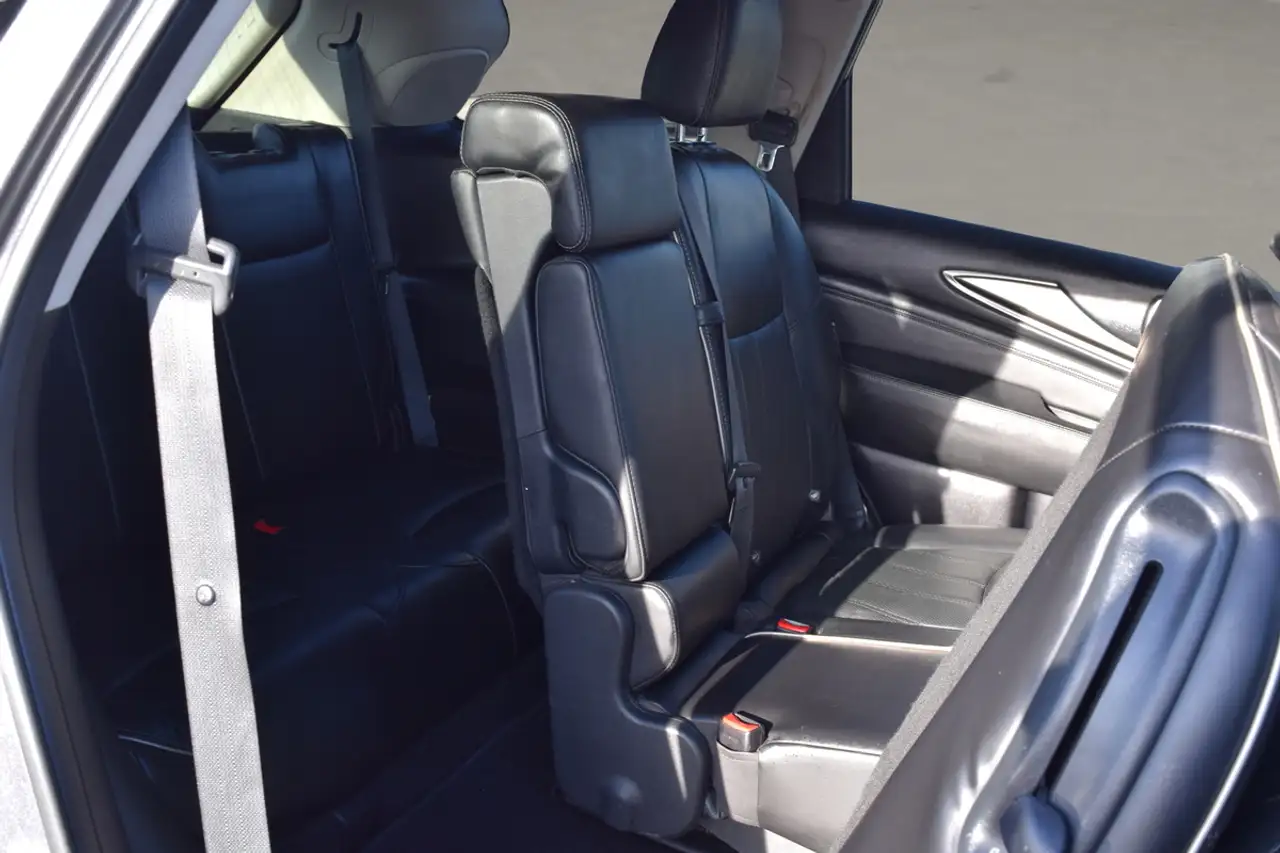 Infiniti QX60 снимка Infiniti QX60