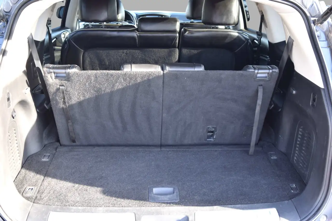 Infiniti QX60 снимка Infiniti QX60
