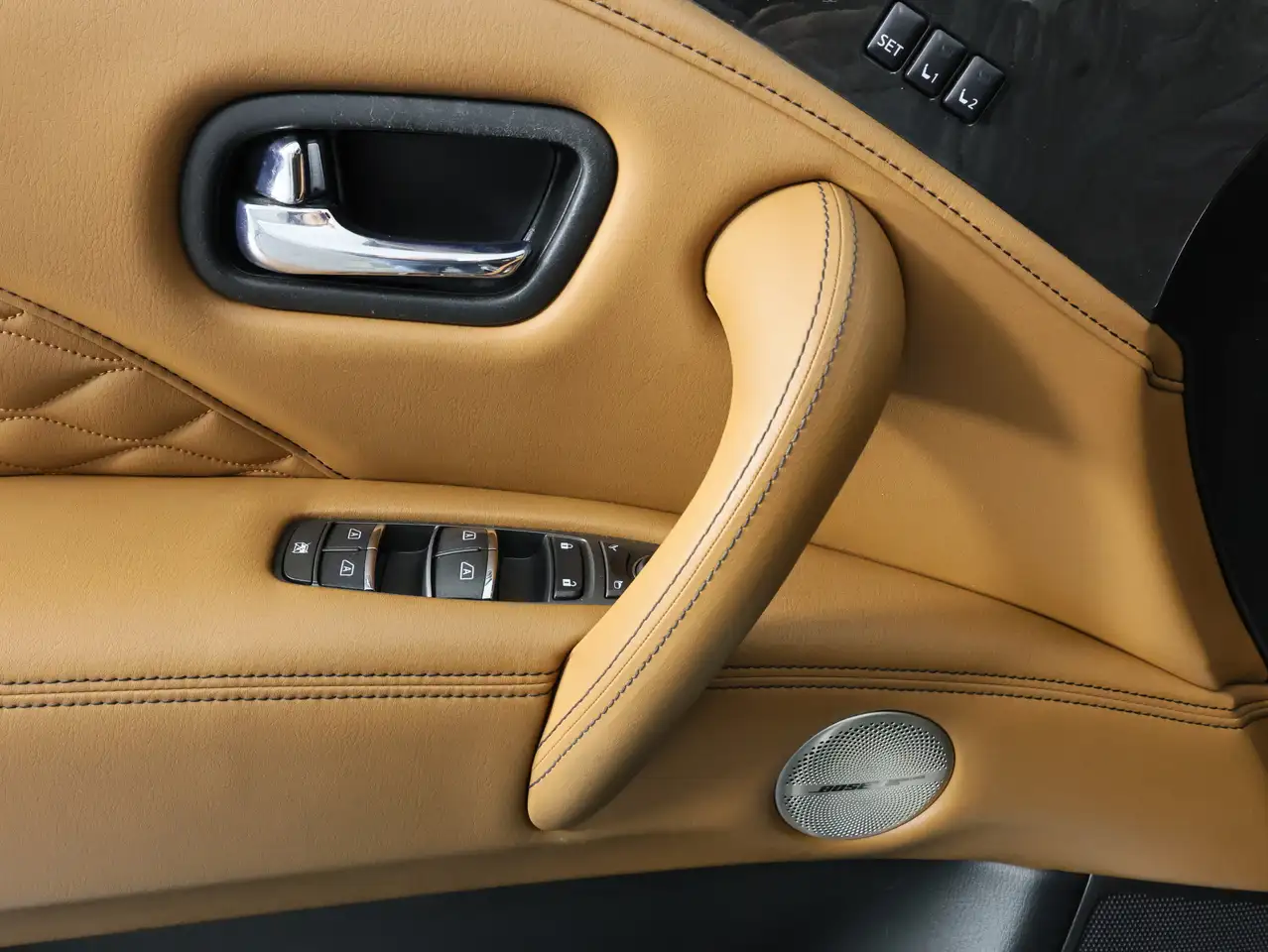 Infiniti QX80 fotografie Infiniti QX80