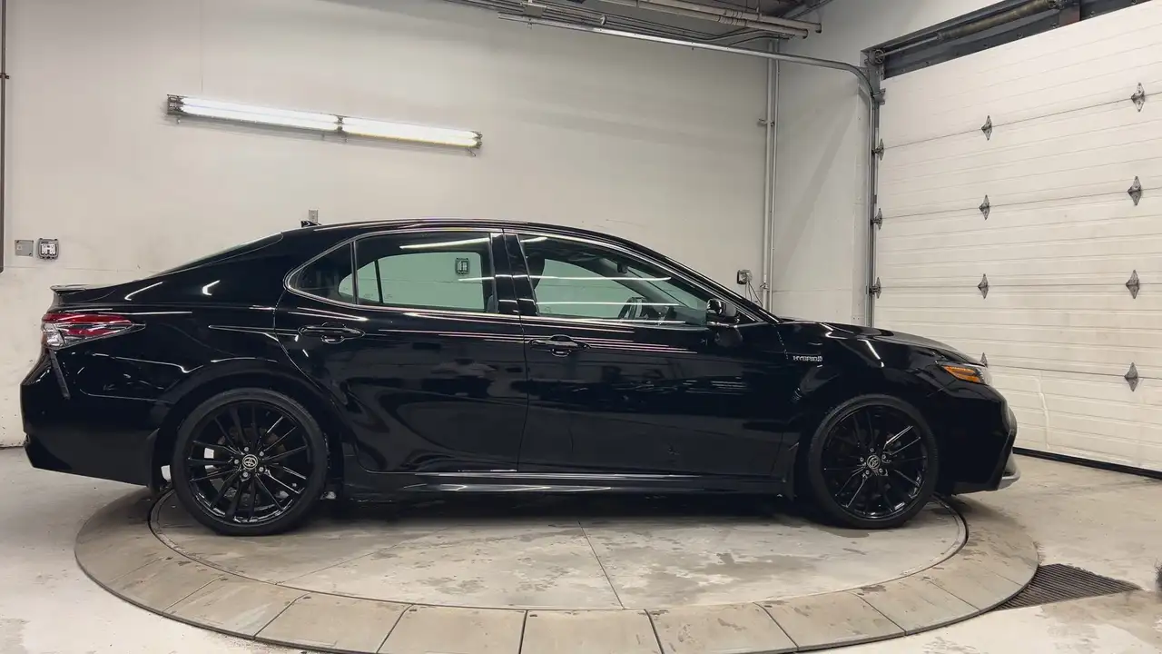 Toyota Camry снимка Toyota Camry