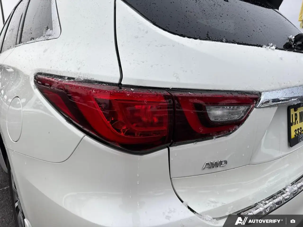 Infiniti QX60 снимка Infiniti QX60