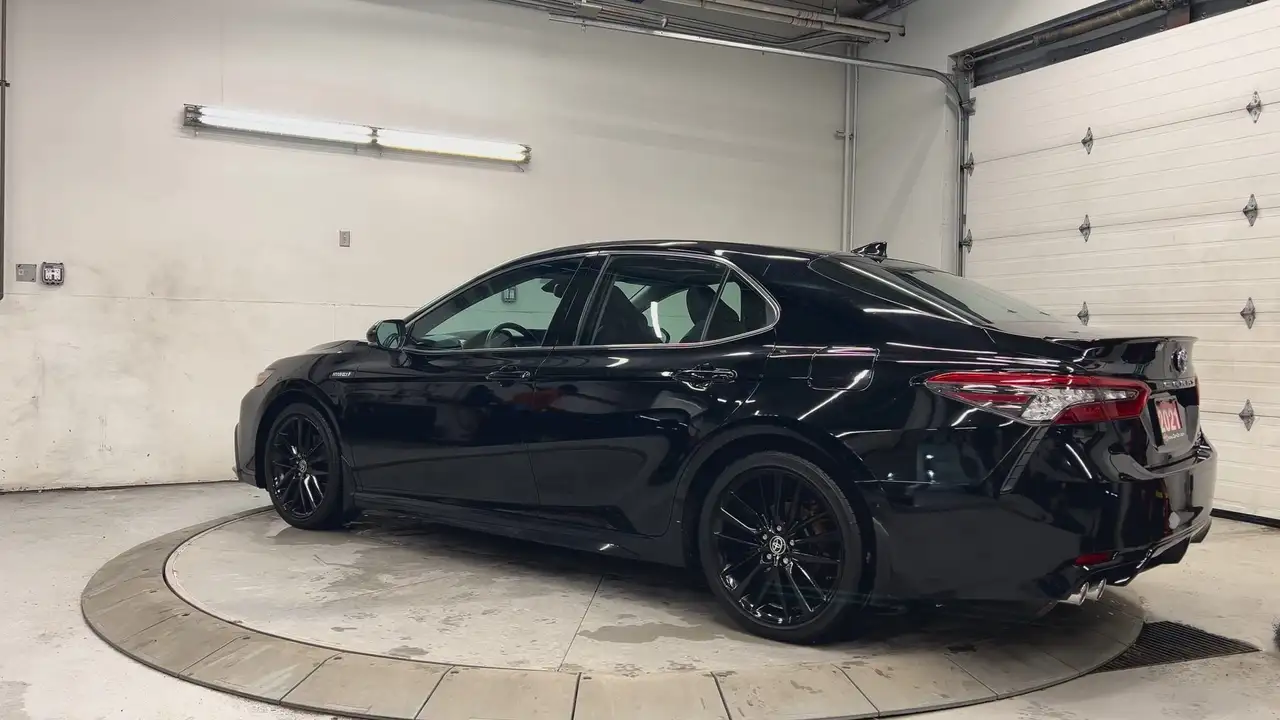 Toyota Camry снимка Toyota Camry