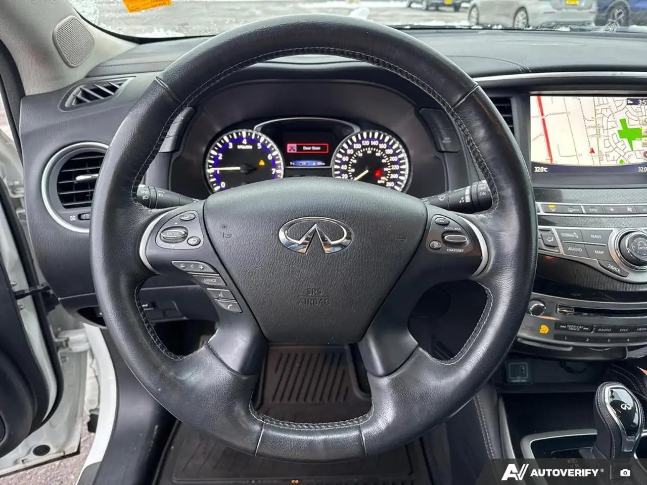 Infiniti QX60 снимка Infiniti QX60