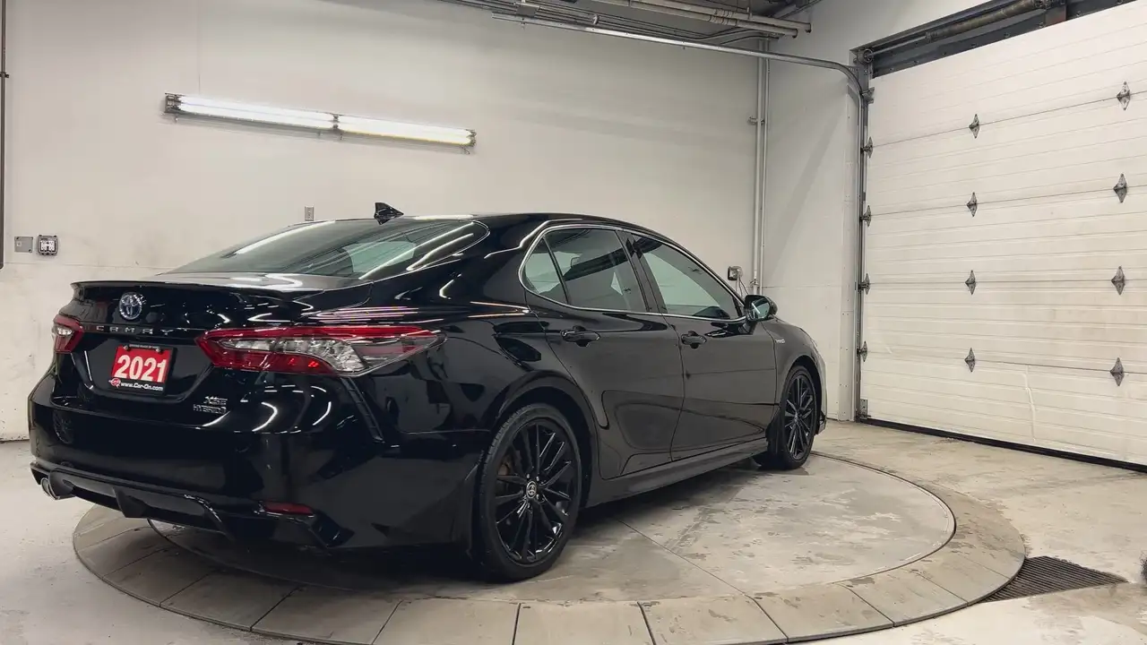 Toyota Camry снимка Toyota Camry