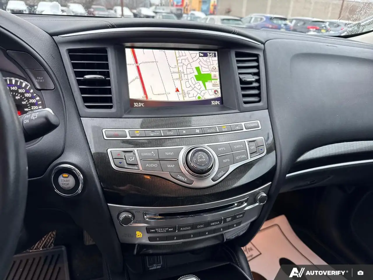 Infiniti QX60 снимка Infiniti QX60