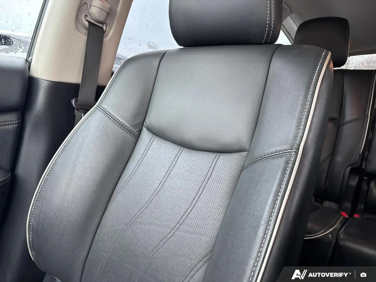Infiniti QX60 снимка Infiniti QX60